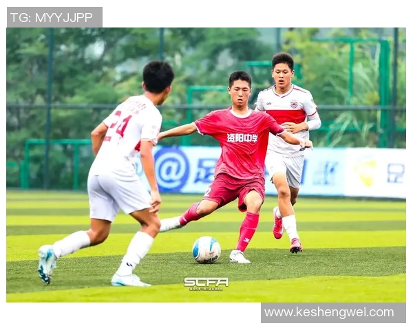 足球明星们齐聚一堂致敬黑豹传奇瞬间展现无尽敬意与怀念