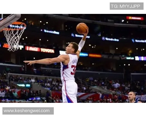 足球明星能否在篮球场上展现扣篮技巧的现状与挑战分析 足球明星能否在篮球场上展现扣篮技巧的现状与挑战分析